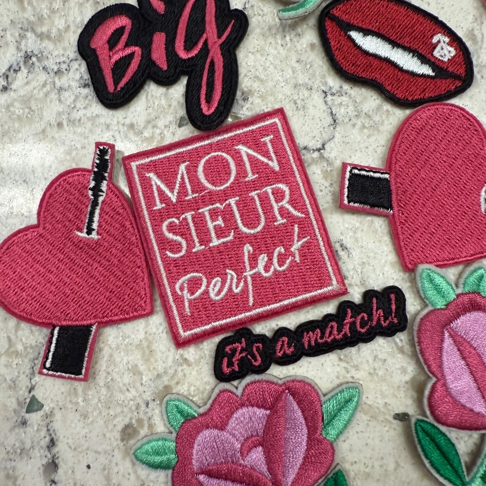 Bundle of 16 Iron‎ on patches or glue on for decorative items - Picture 3 of 6